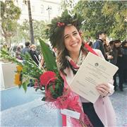 Laureata in lettere impartisce lezioni private di Italiano, Latino, Greco, Storia e Geografia